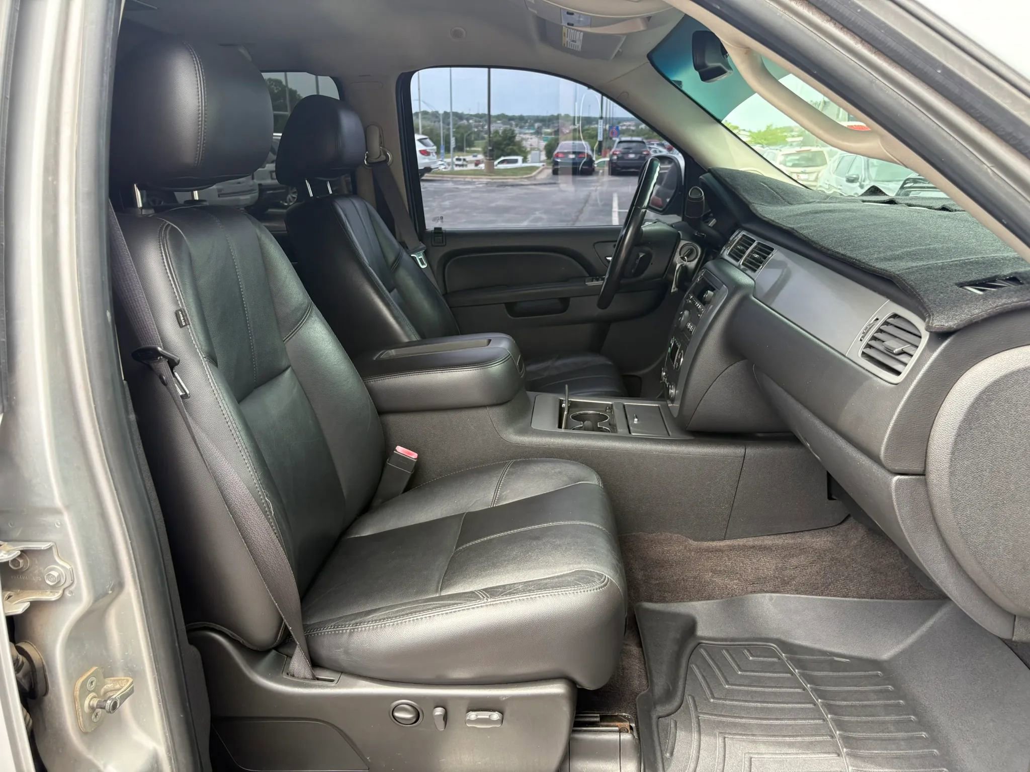 Used 2010 GMC Sierra 1500 SLT w/ All-Terrain Package AWD/4WD image 15
