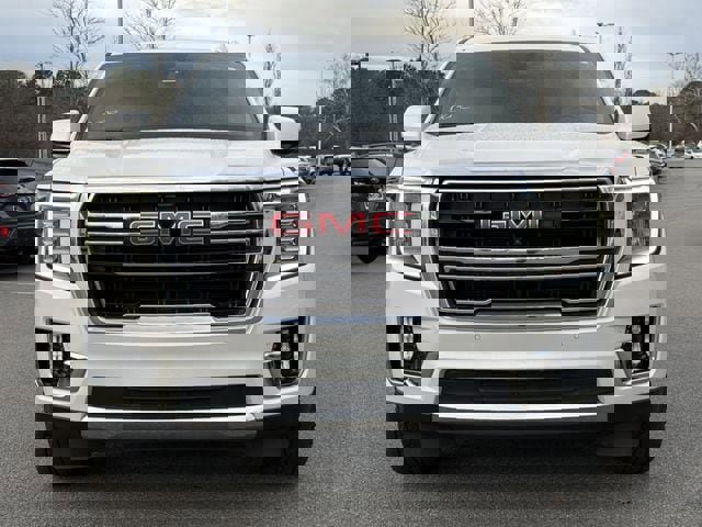Used 2022 GMC Yukon SLT w/ SLT Premium Package image 13
