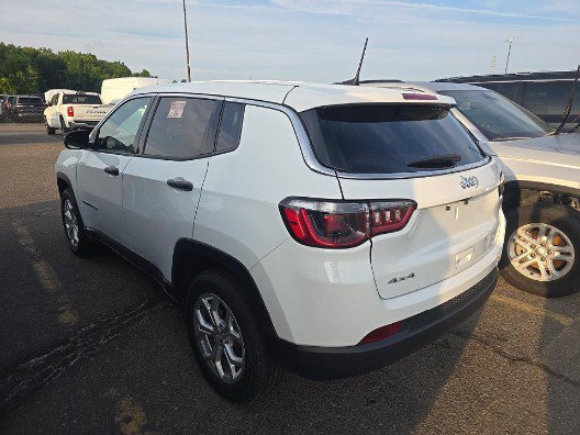 Used 2024 Jeep Compass Sport AWD/4WD image 6