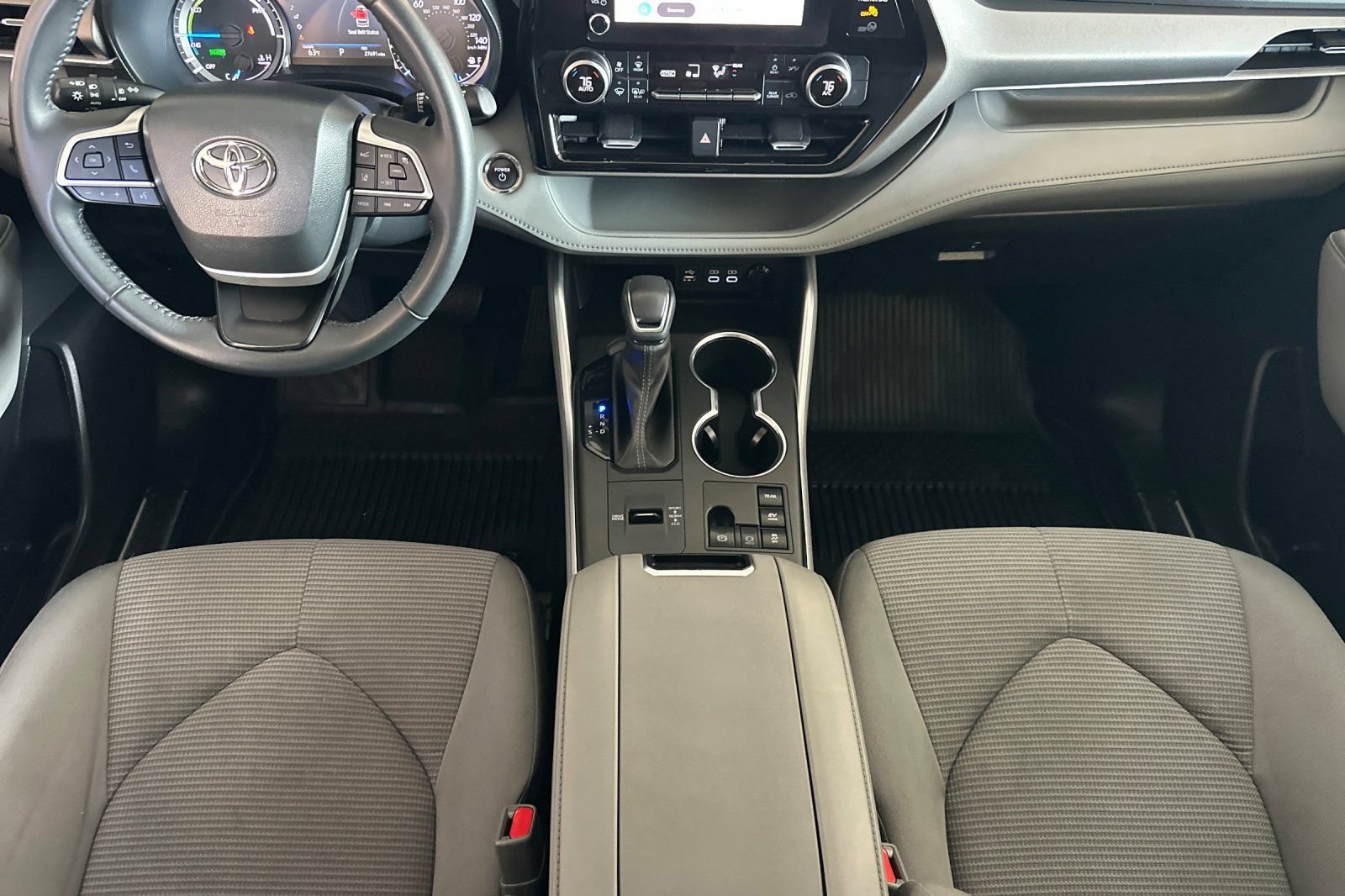 Used 2023 Toyota Highlander LE AWD/4WD image 10