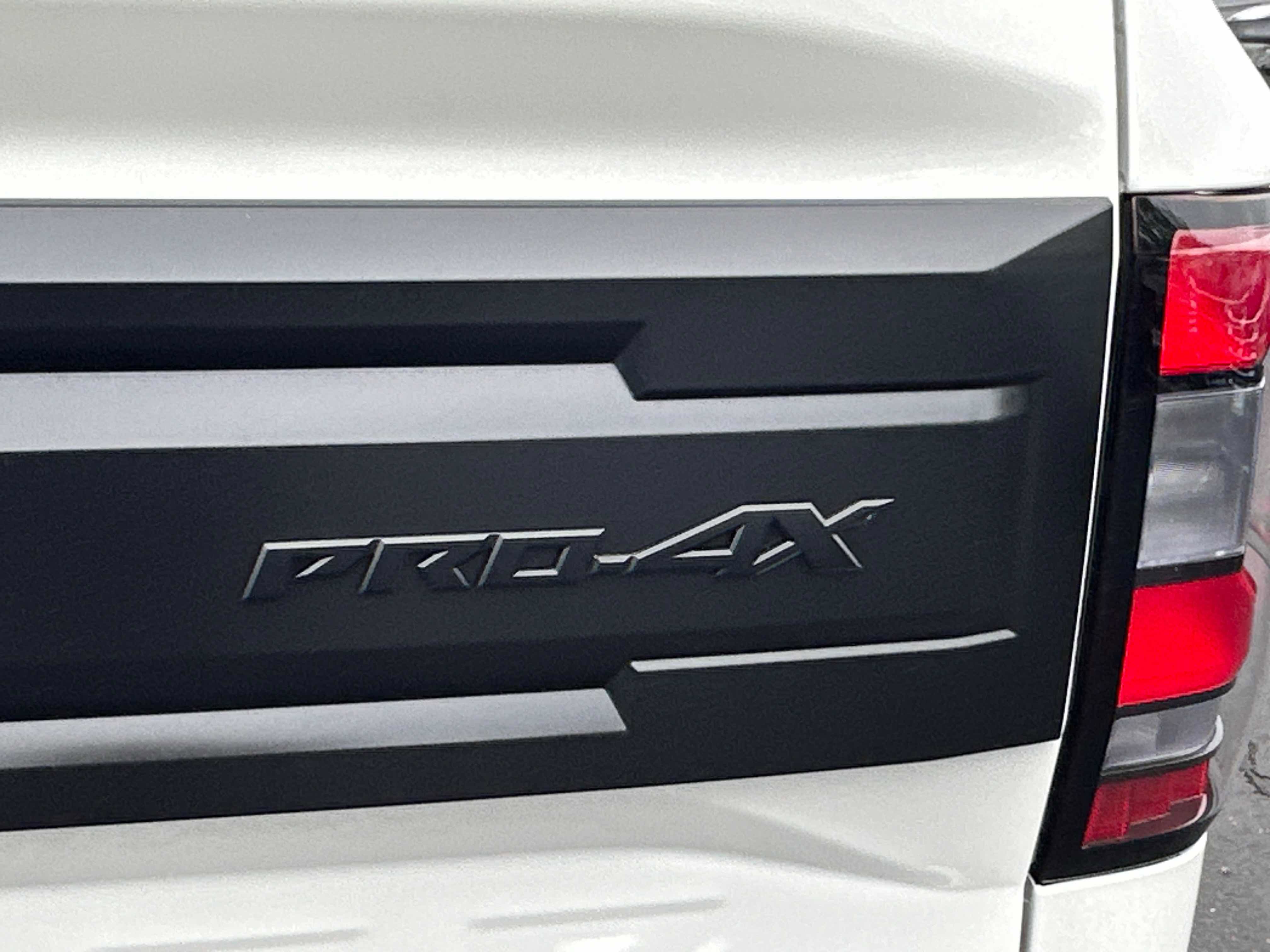 New 2026 Nissan Frontier PRO-4X w/ Pro-4x Convenience Package image 19