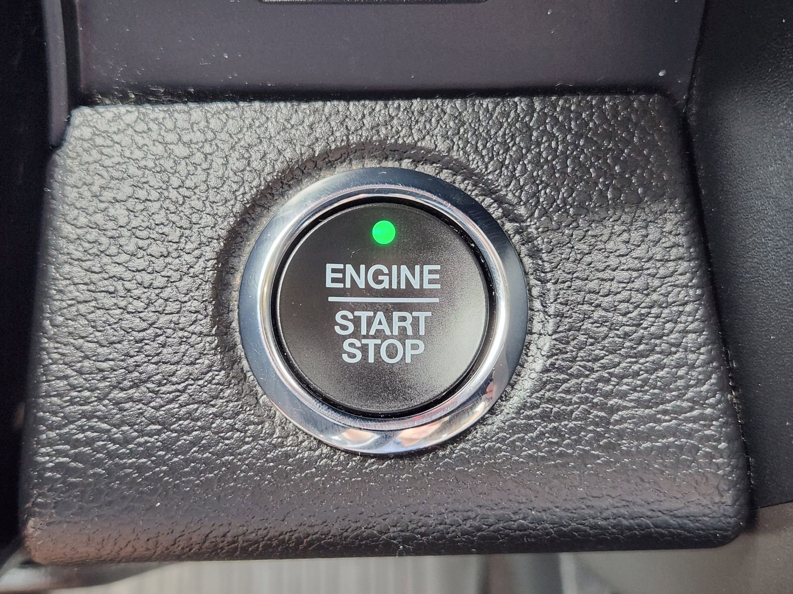 Used 2020 Ford Expedition Max XLT w/ Equipment Group 202A AWD/4WD image 24