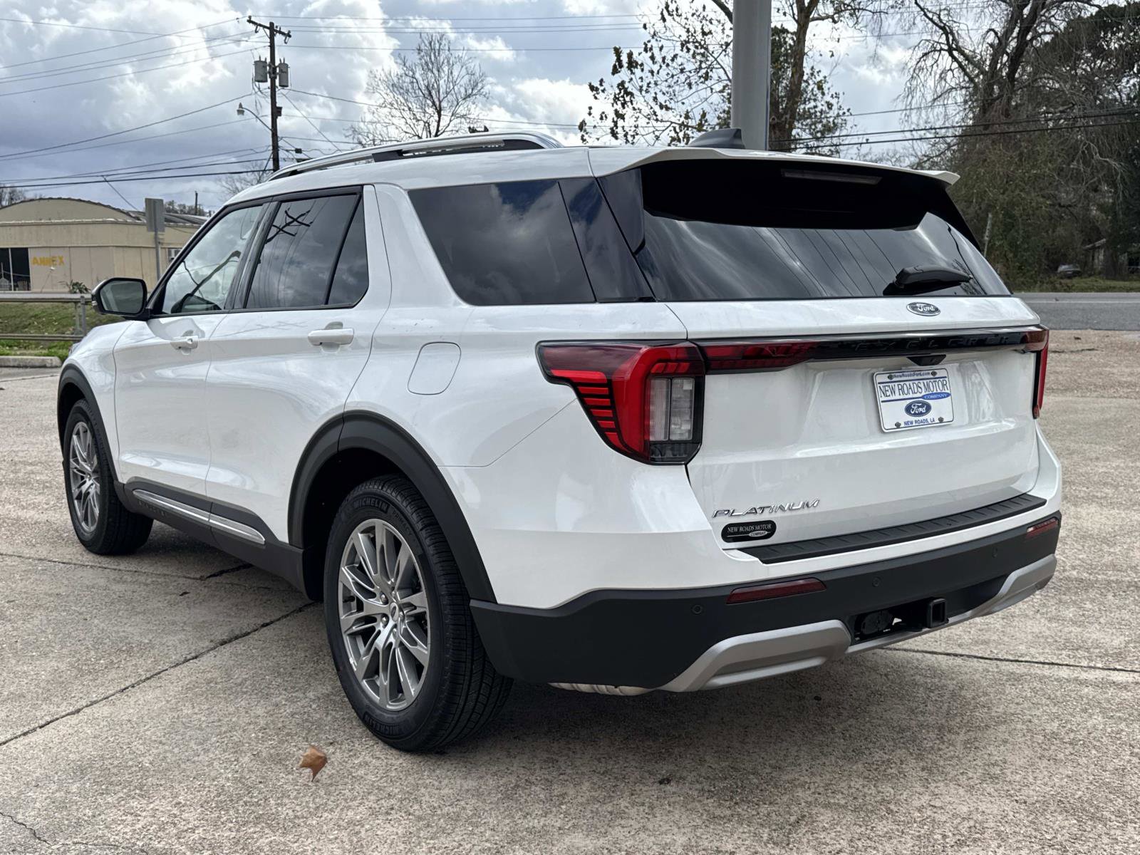 New 2026 Ford Explorer Platinum image 4