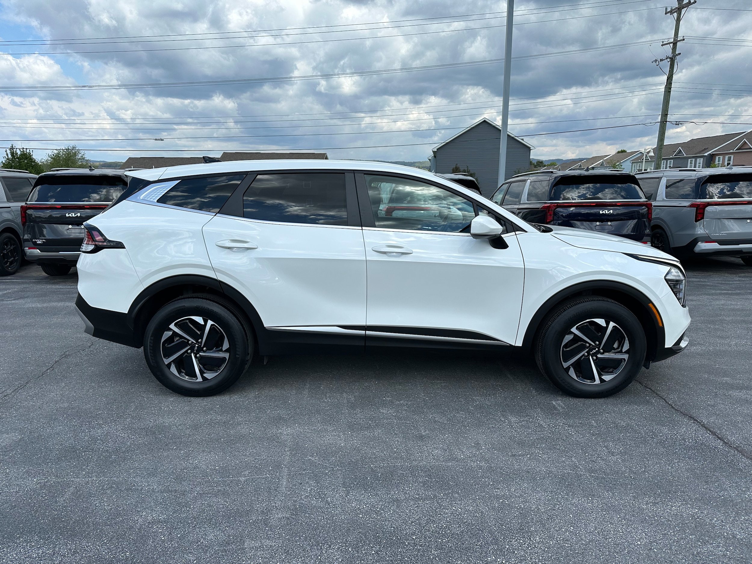 Used 2024 Kia Sportage LX AWD/4WD image 4