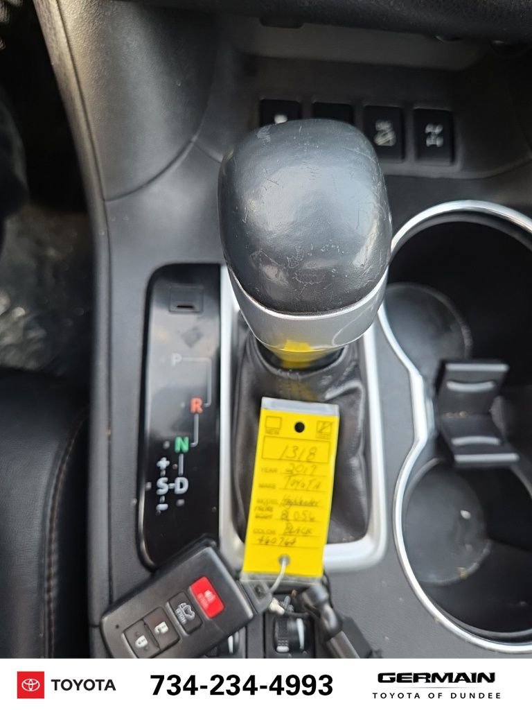 Used 2017 Toyota Highlander XLE w/ Protection Package #3 AWD/4WD image 29