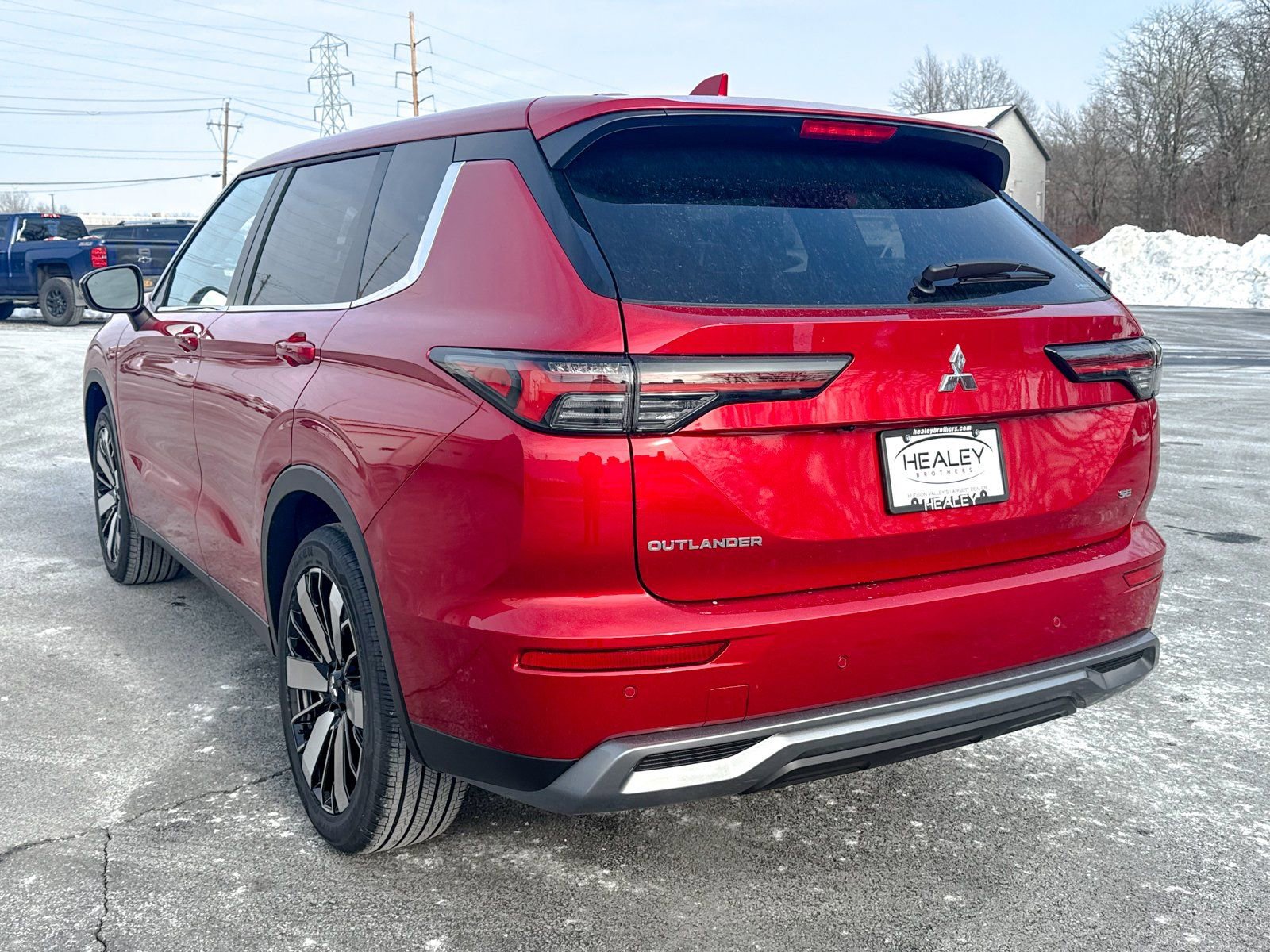 New 2026 Mitsubishi Outlander SE image 5