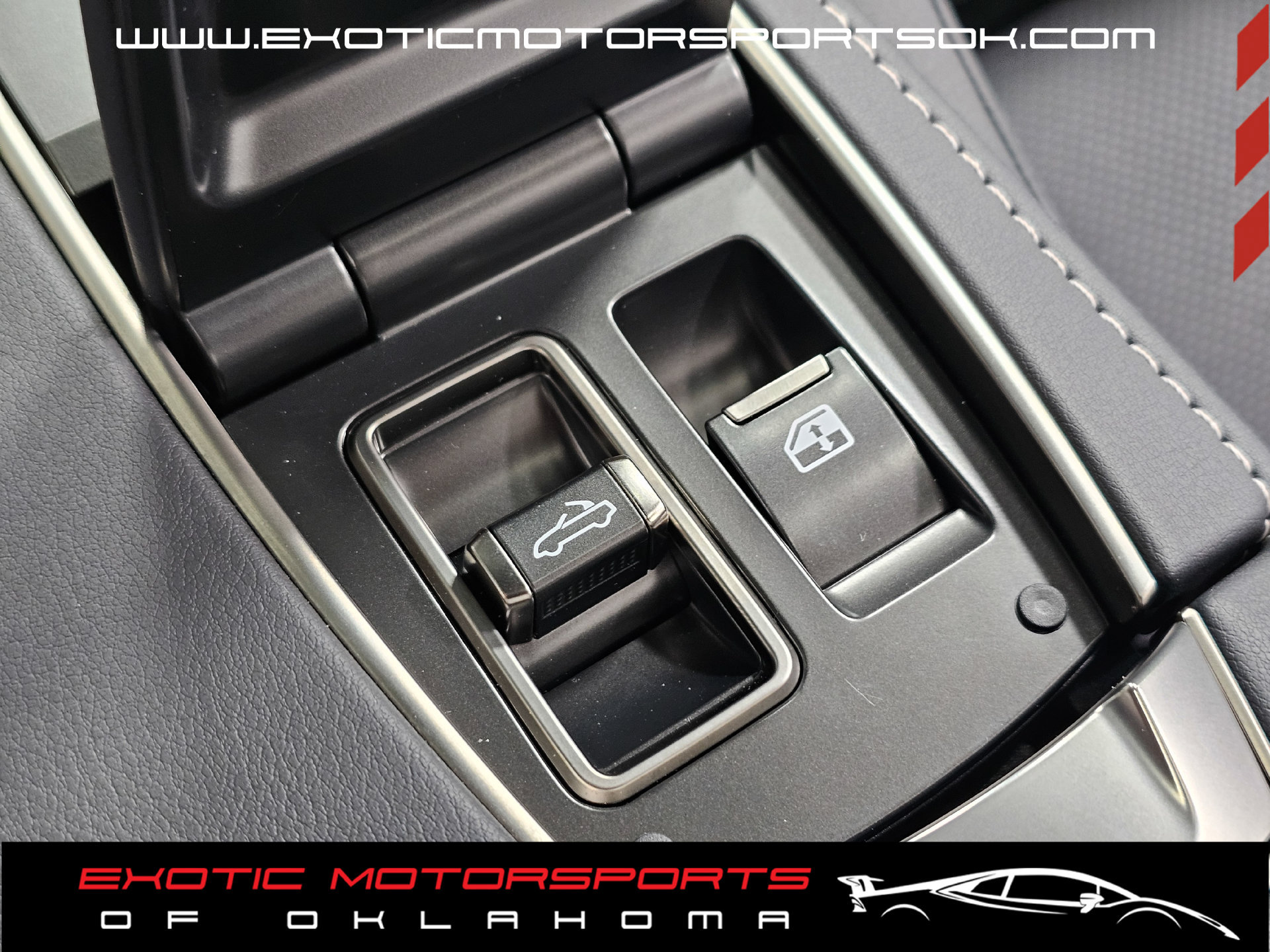 Used 2024 Lexus LC 500 Convertible w/ Touring Package RWD image 39