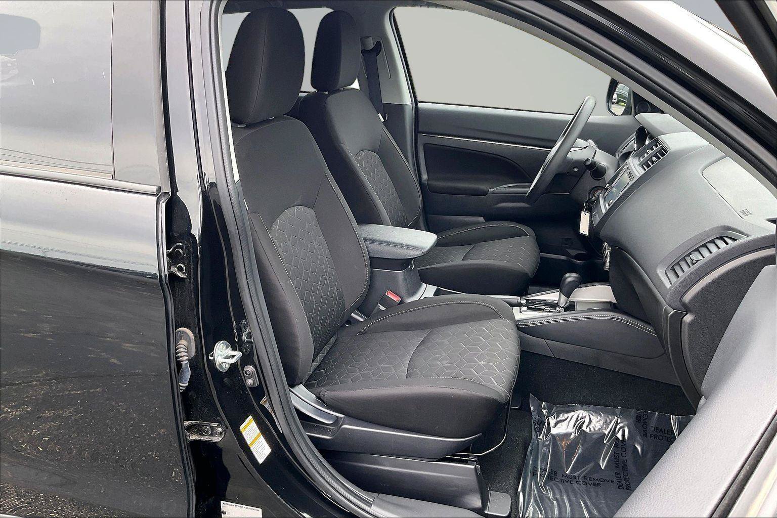 Used 2025 Mitsubishi Outlander Sport AWD image 8