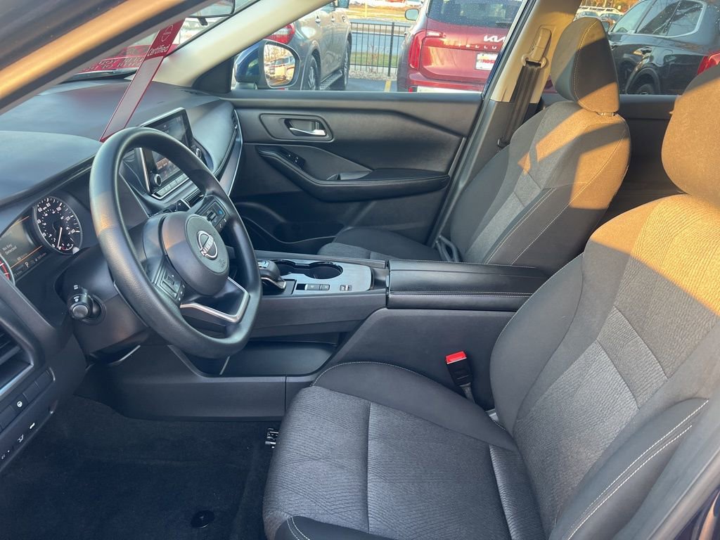 Certified 2024 Nissan Rogue SV image 4