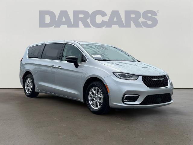 Used 2024 Chrysler Pacifica Touring-L