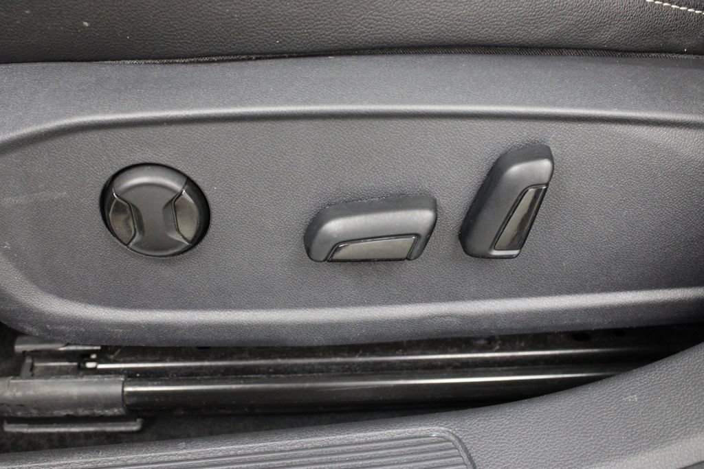Used 2024 Volkswagen Jetta SE FWD image 17