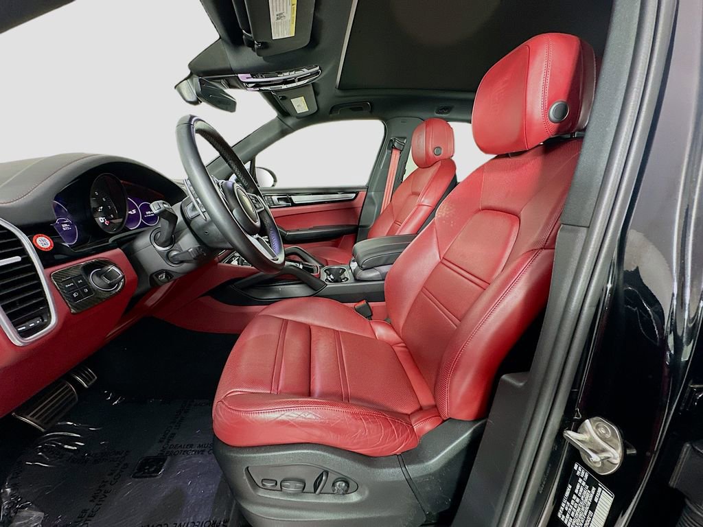 Used 2022 Porsche Cayenne S Platinum image 5