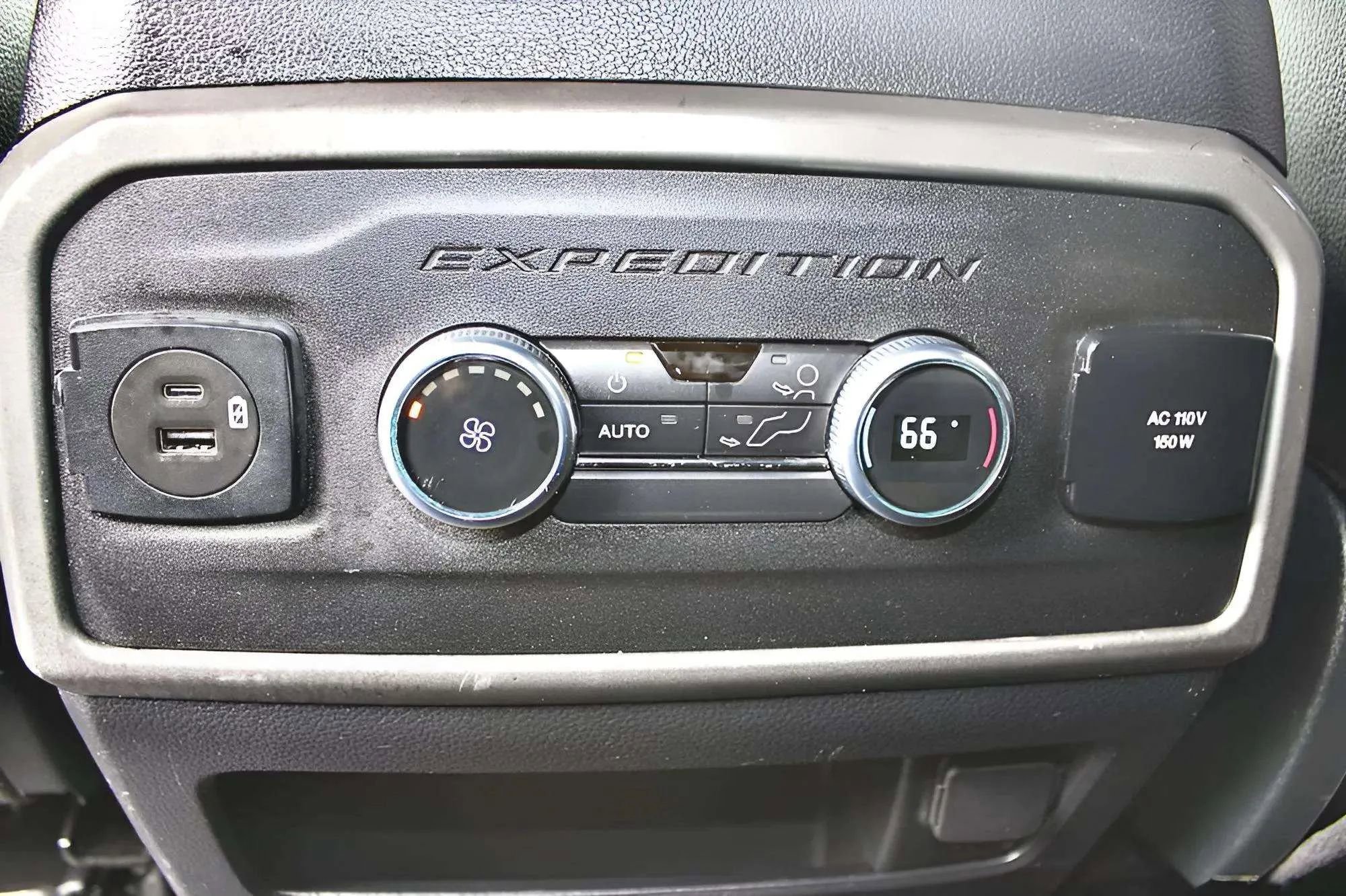 Used 2021 Ford Expedition XLT image 24