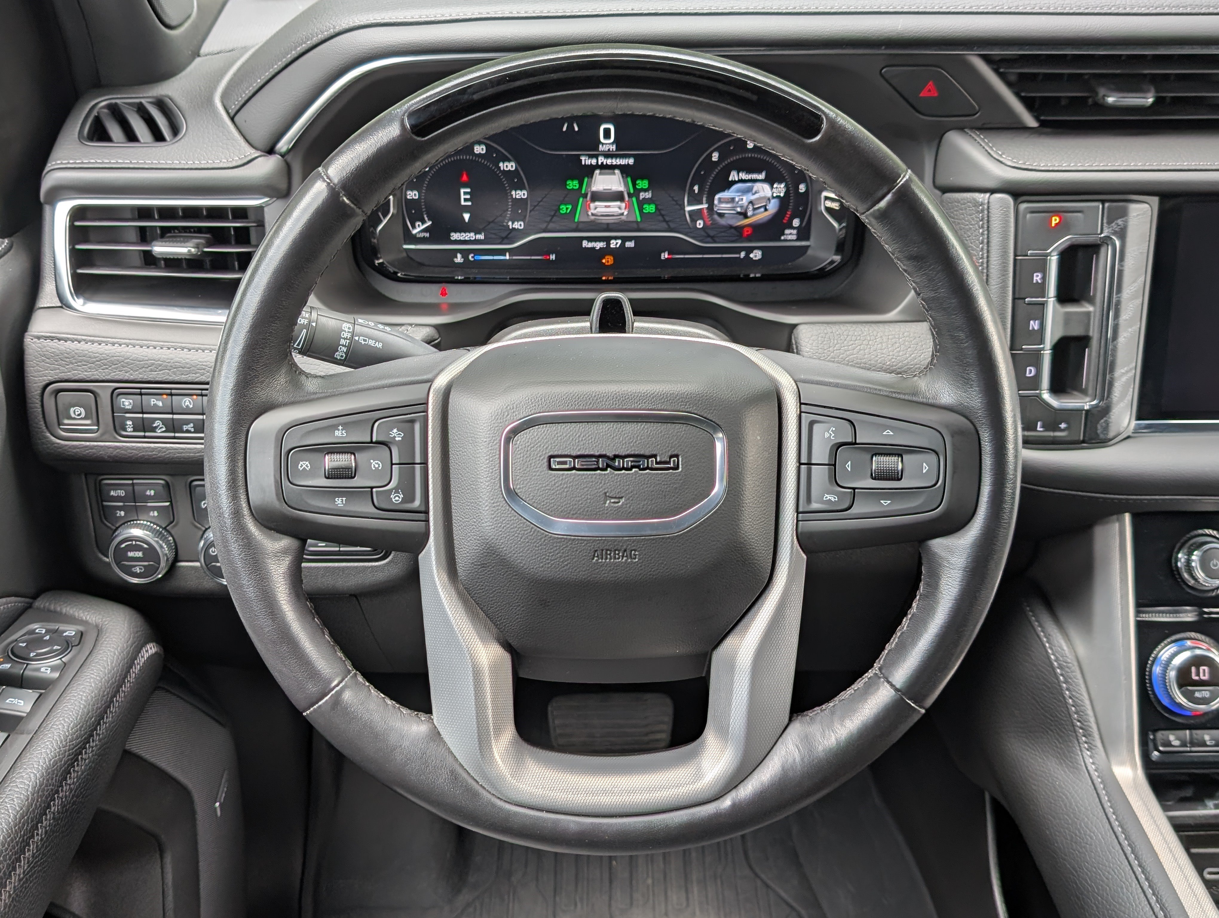 Used 2023 GMC Yukon XL Denali w/ Denali Reserve Package AWD/4WD image 25