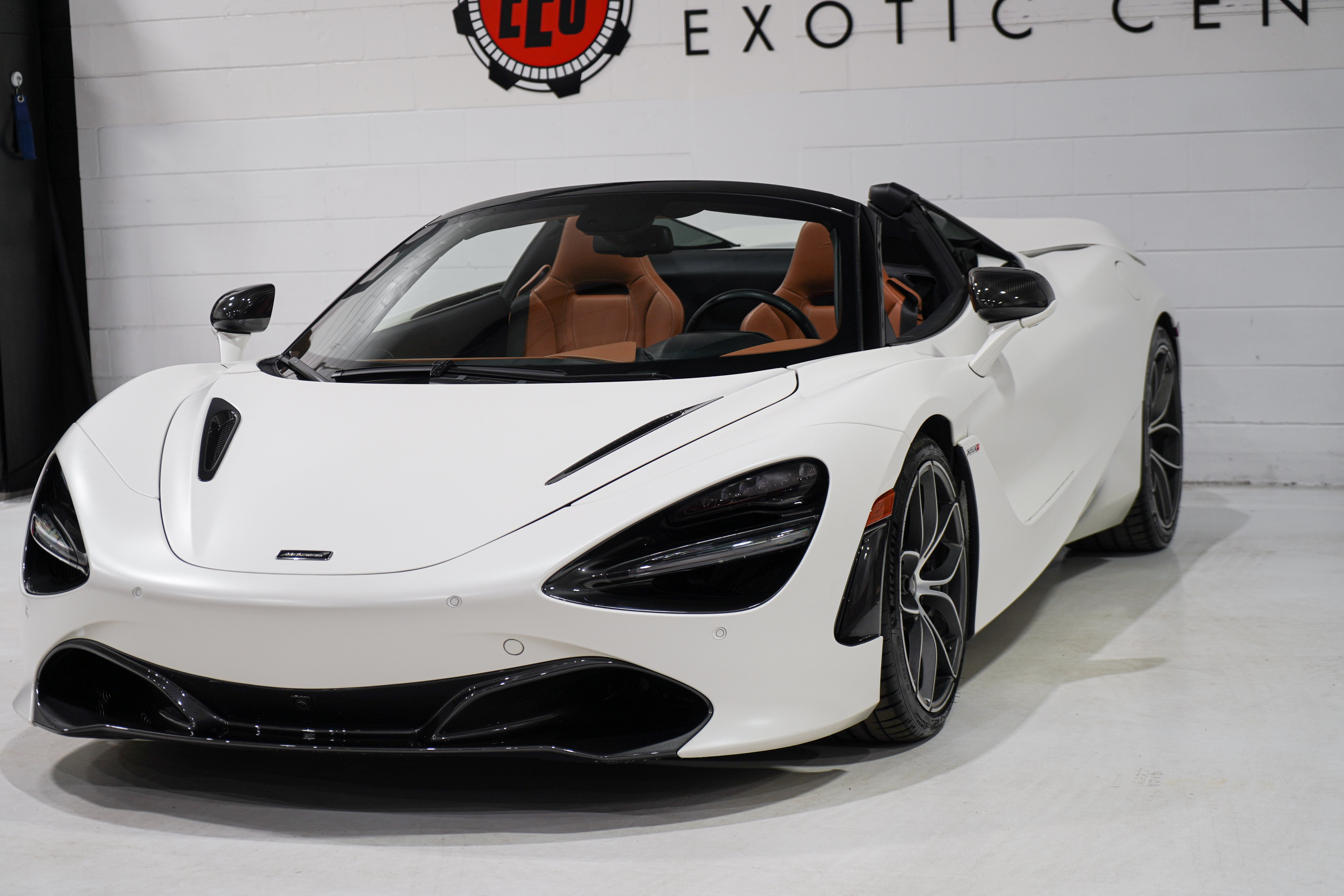 Used 2020 McLaren 720S Spider RWD image 21