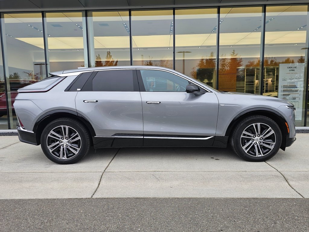 Certified 2024 Cadillac Lyriq Luxury AWD/4WD image 6