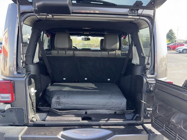 Used 2018 Jeep Wrangler Unlimited Sahara w/ Max Tow Package image 8