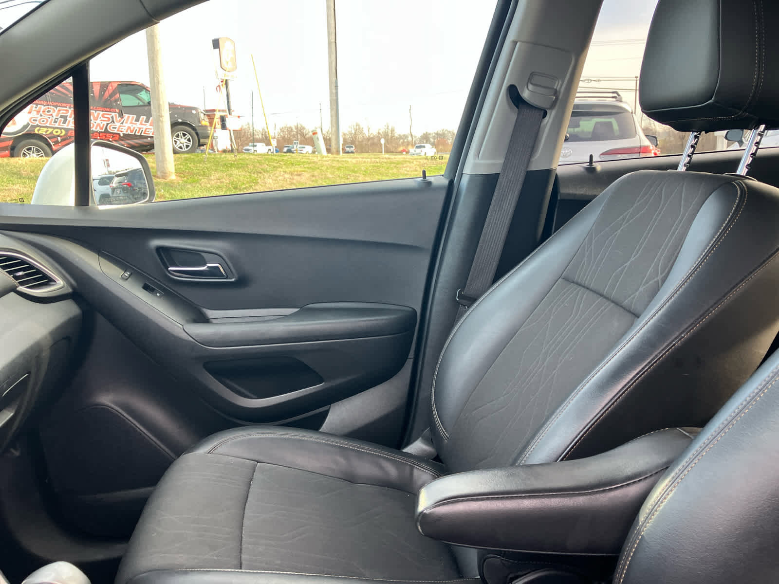 Used 2022 Chevrolet Trax LT w/ Driver Confidence Package image 10