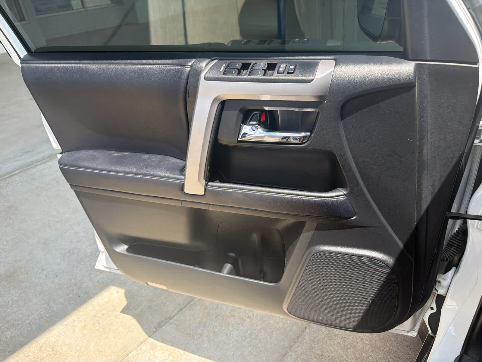 Used 2019 Toyota 4Runner SR5 AWD/4WD image 22