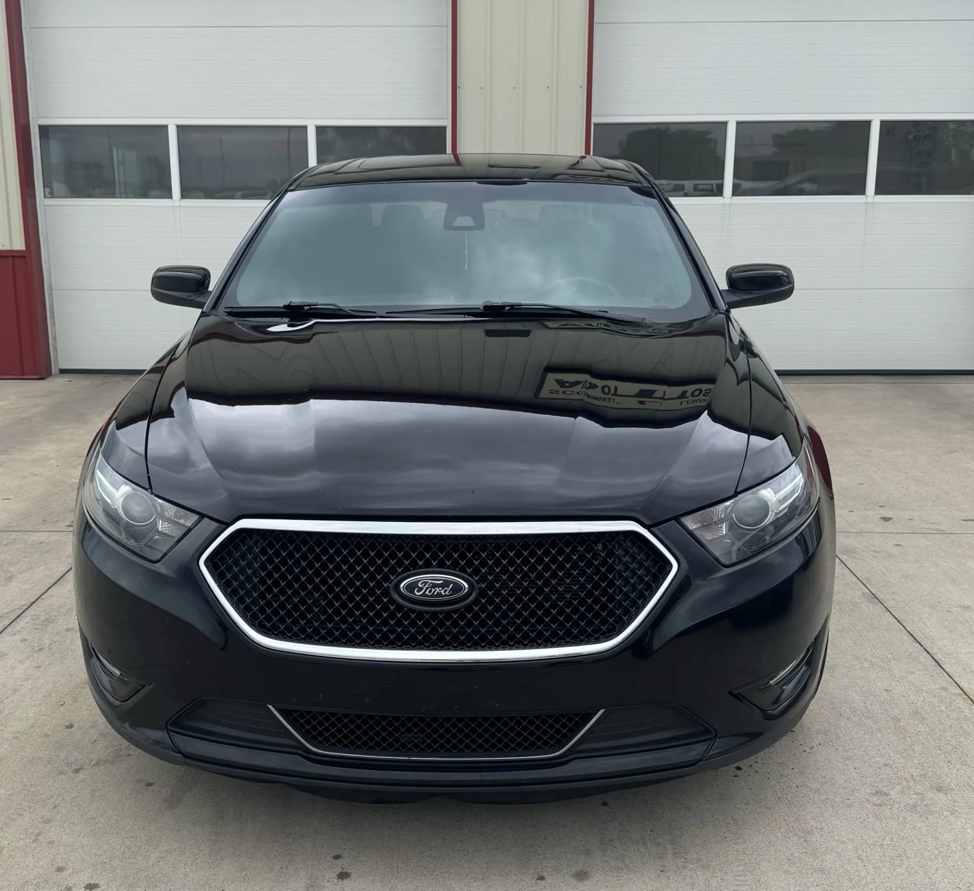 Used 2017 Ford Taurus SHO AWD/4WD image 2