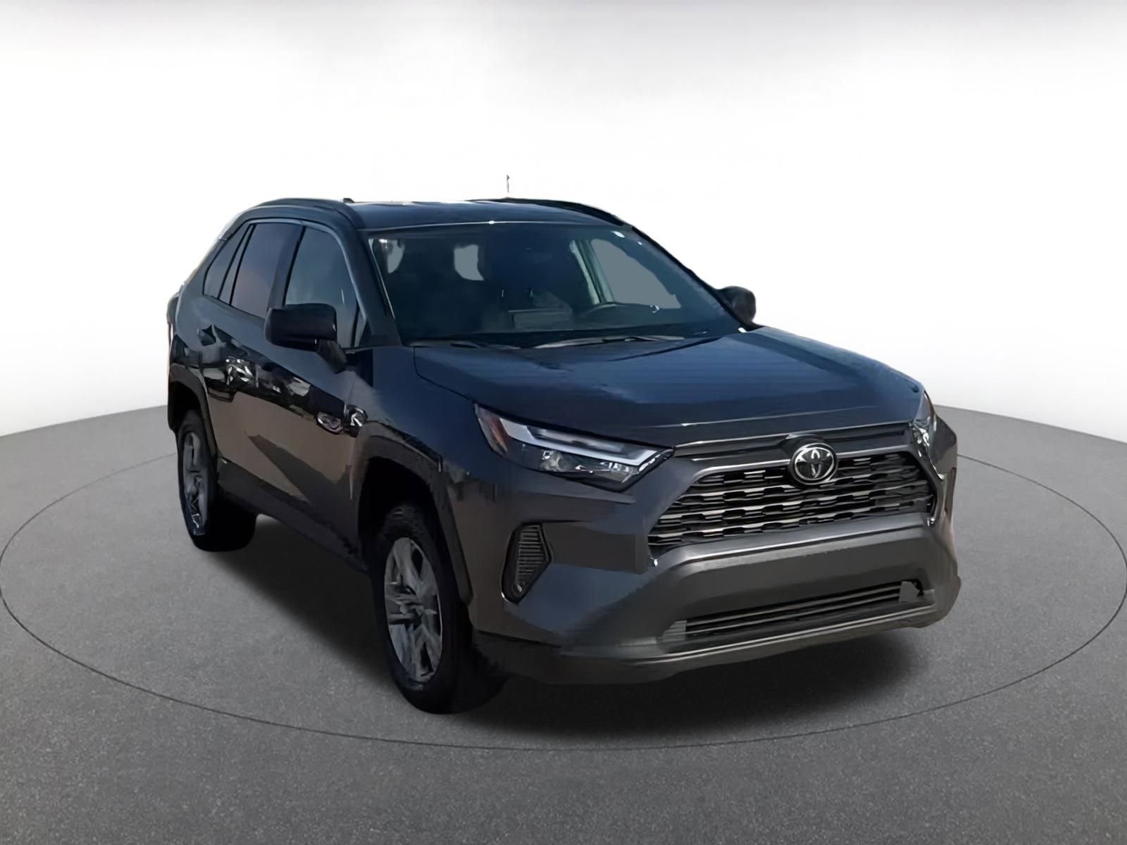 Used 2025 Toyota RAV4 LE image 3