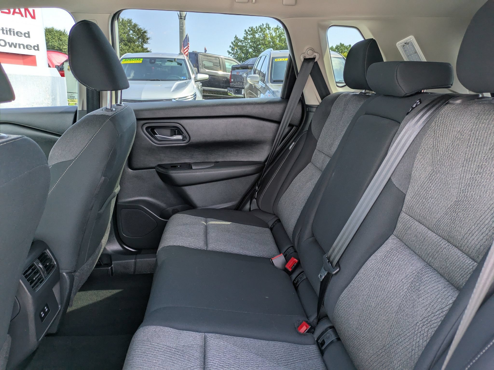 Used 2024 Nissan Rogue SV AWD/4WD image 15