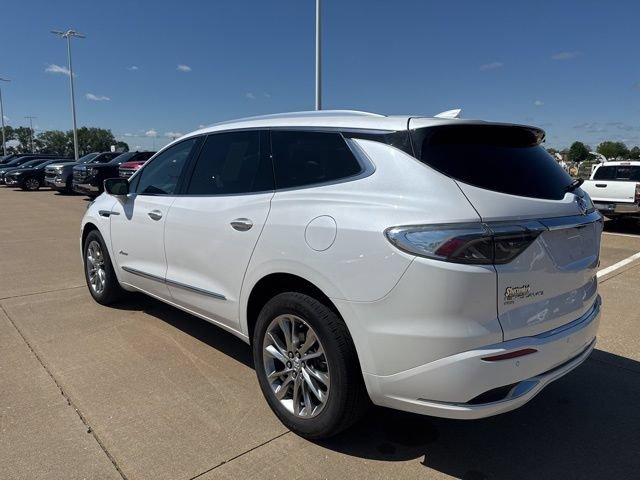 Used 2024 Buick Enclave Avenir w/ Avenir Technology Package AWD/4WD image 5