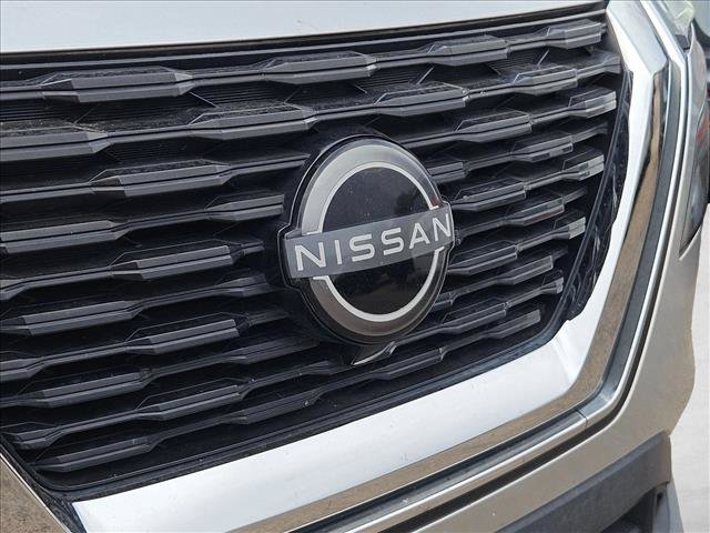 Used 2022 Nissan Rogue SV w/ SV Premium Package FWD image 9