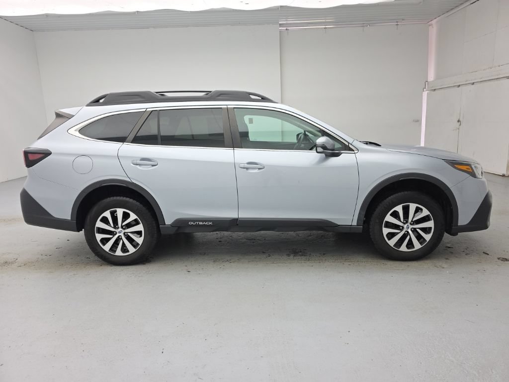 Used 2022 Subaru Outback Premium AWD/4WD image 9