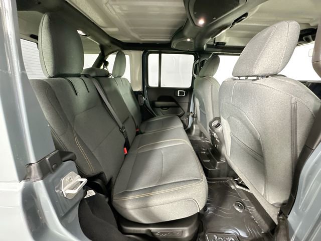 Used 2025 Jeep Wrangler Unlimited Sahara image 28