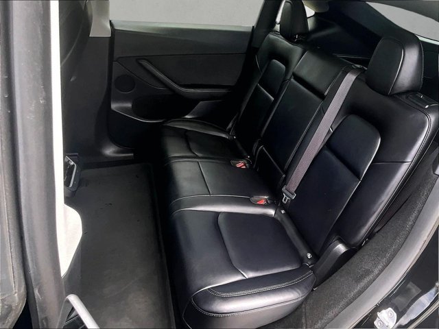 Used 2024 Tesla Model Y 2WD image 28