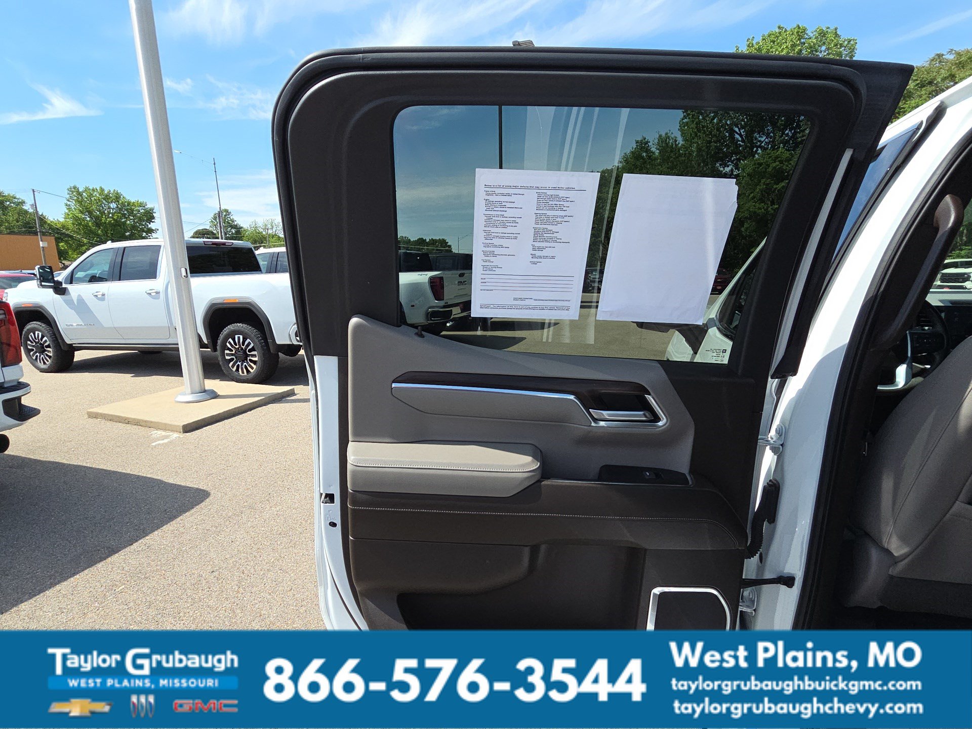 Used 2023 GMC Sierra 1500 SLT w/ SLT Premium Package AWD/4WD image 28