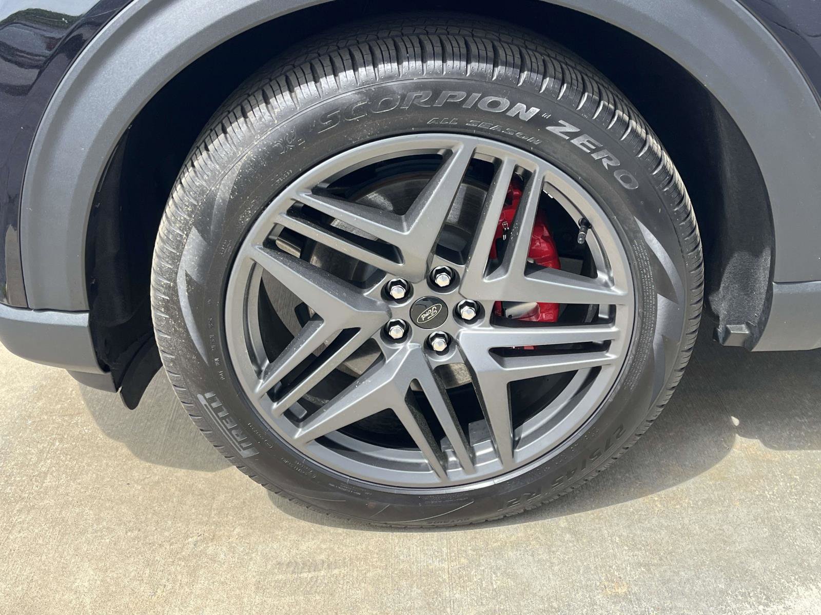 Used 2025 Ford Explorer ST w/ Sun And Sound Package image 8