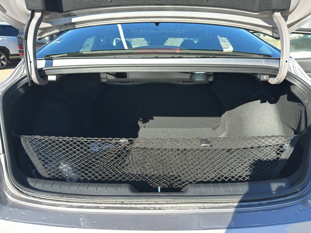 New 2025 Hyundai Elantra Limited image 36