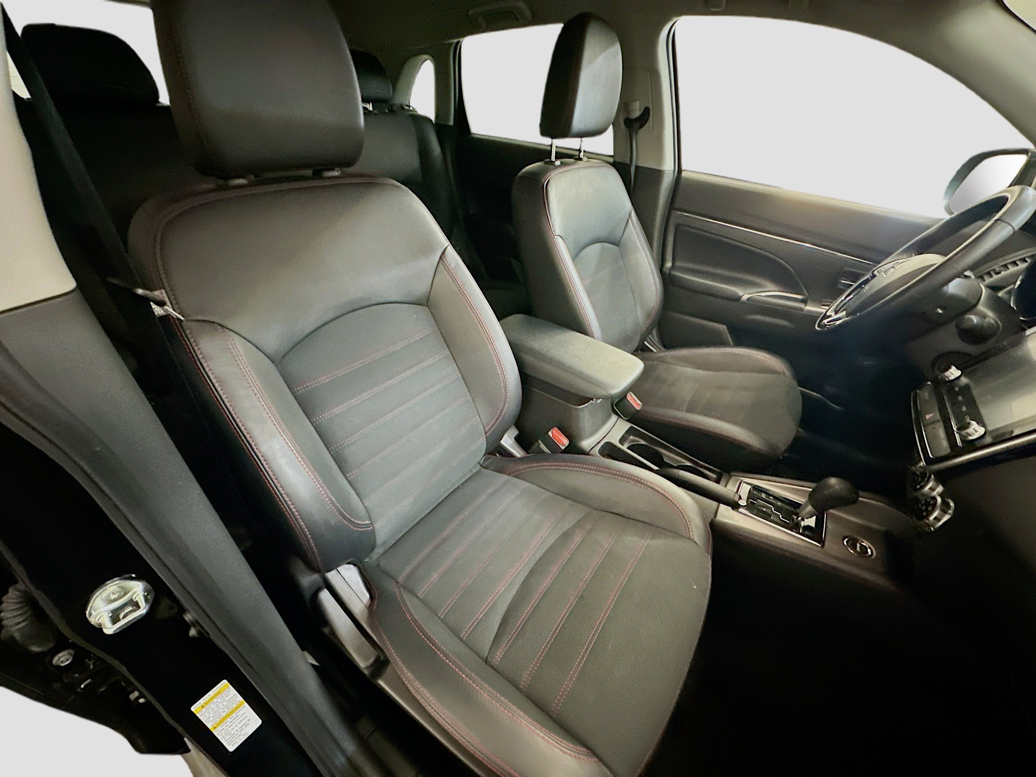 Used 2024 Mitsubishi Outlander Sport SE image 31