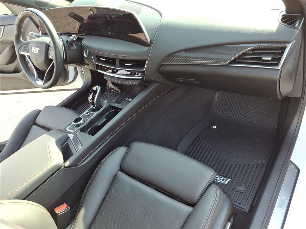 Used 2025 Cadillac CT5 Sport w/ Technology Package image 16