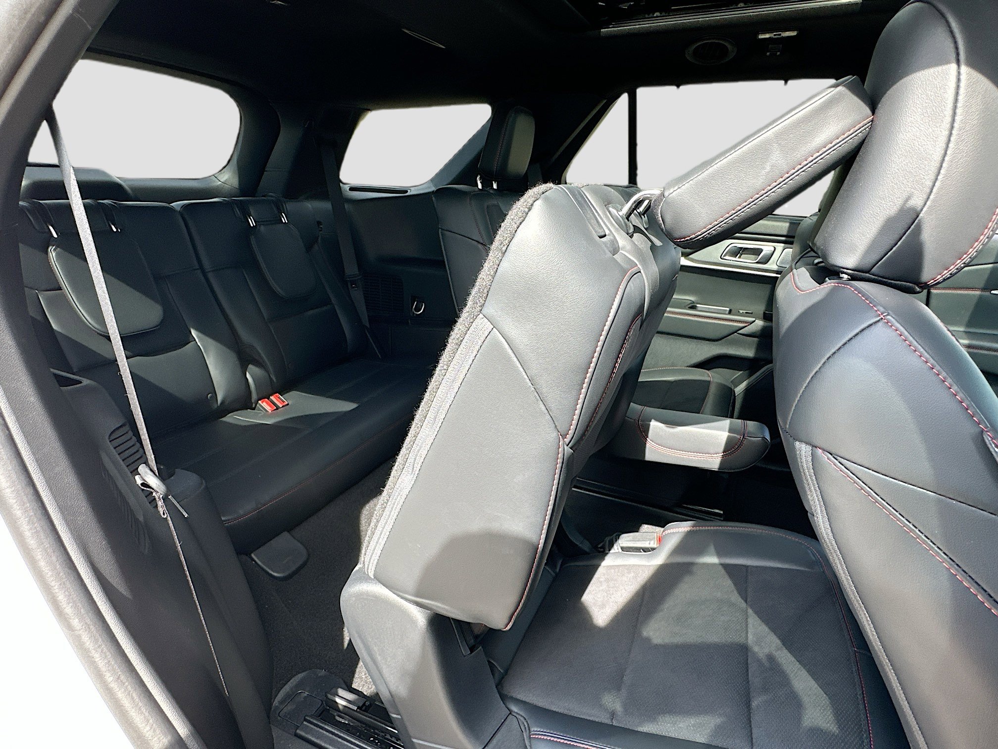 Certified 2025 Ford Explorer ST AWD/4WD image 28