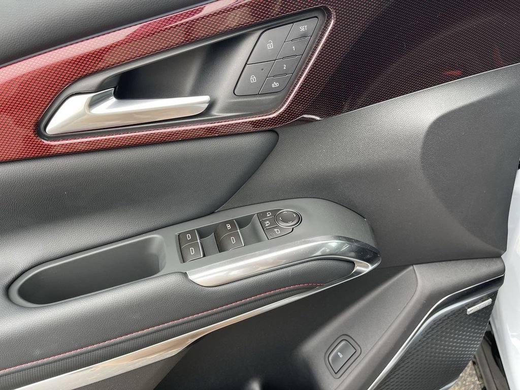 New 2026 Chevrolet Traverse RS w/ LPO, Floor Liner Package AWD/4WD image 13