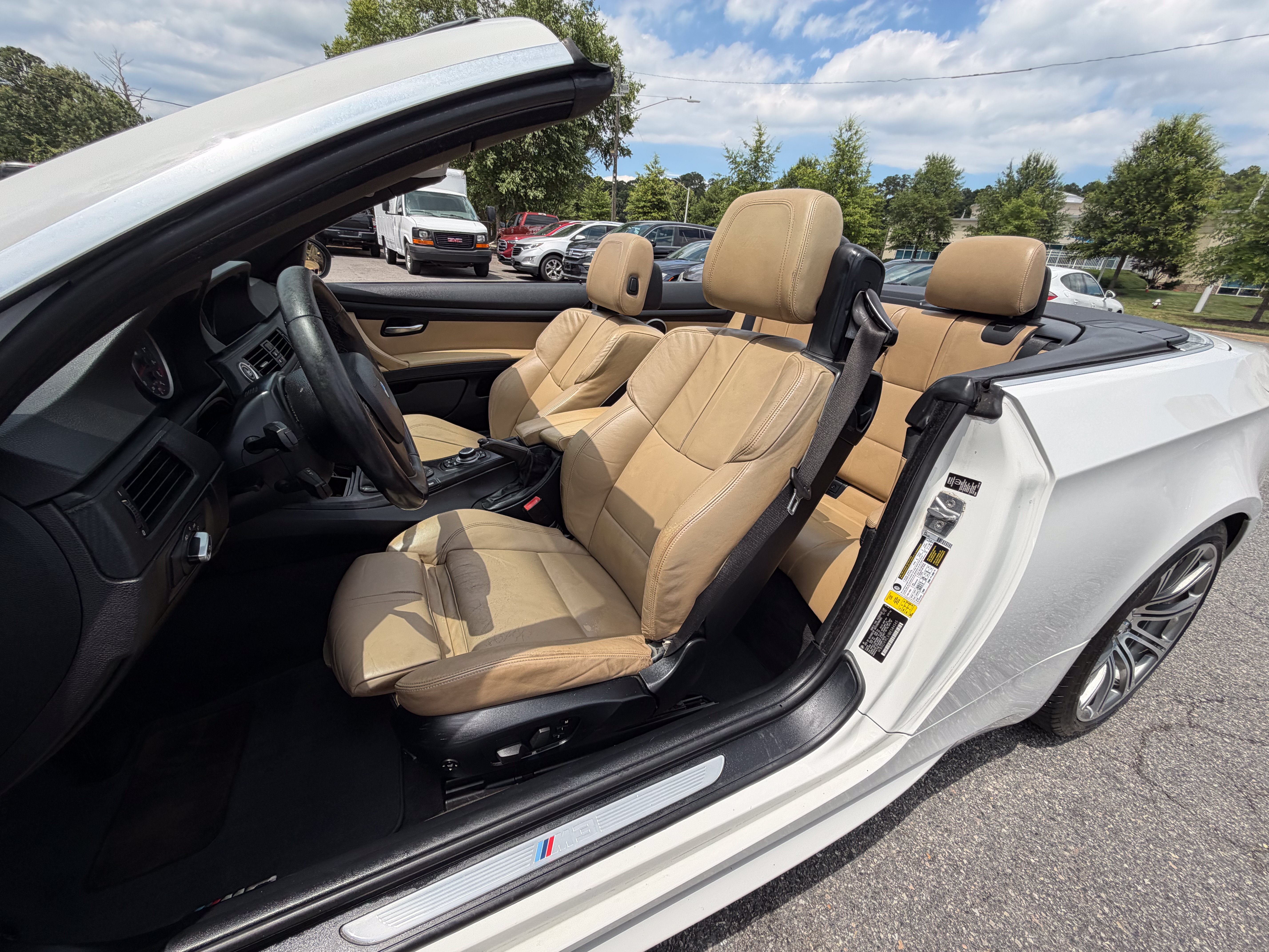 Used 2011 BMW M3 Convertible RWD image 30