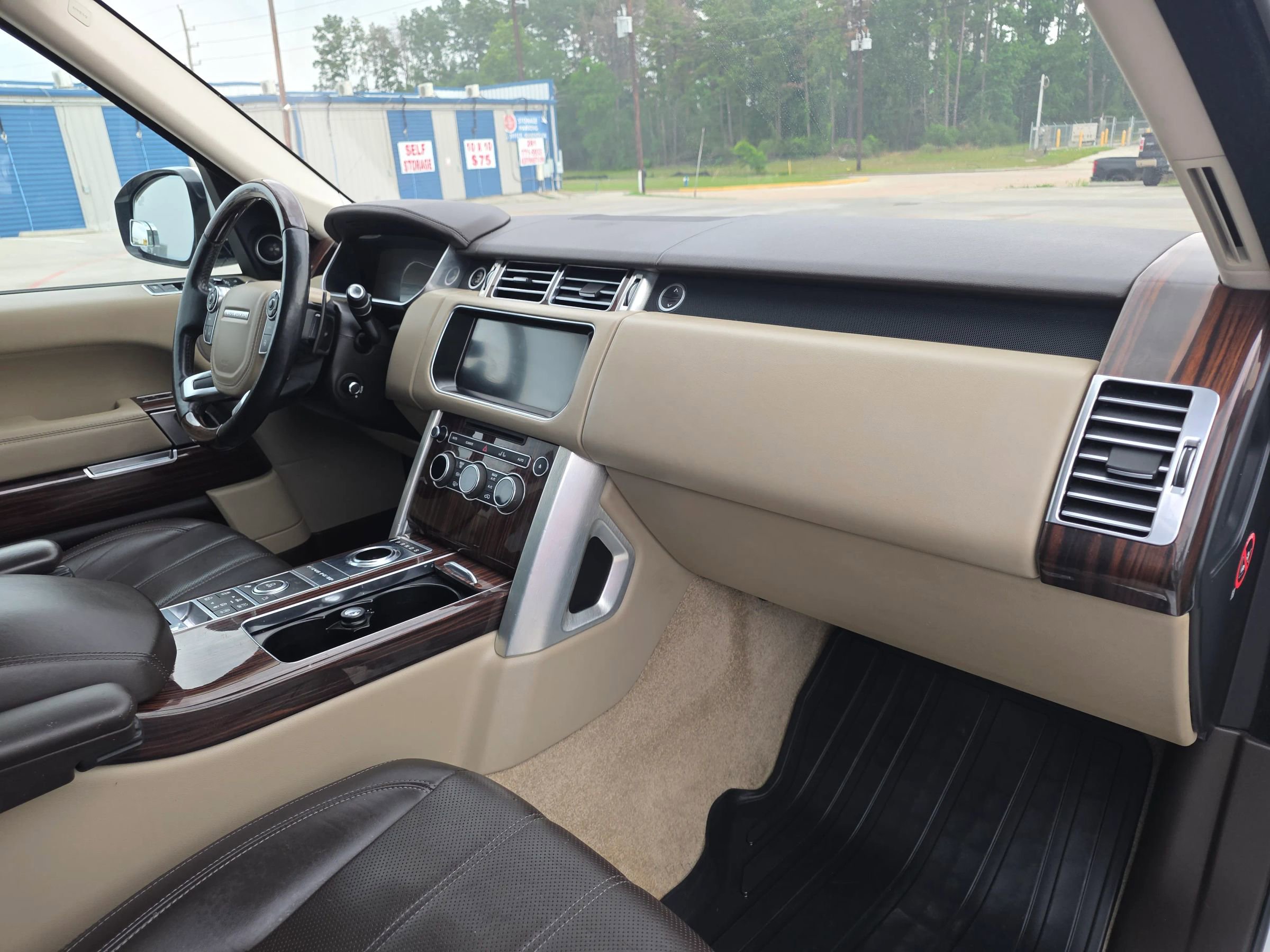 Used 2017 Land Rover Range Rover HSE AWD/4WD image 25