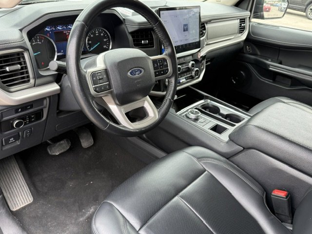 Used 2024 Ford Expedition XLT image 11