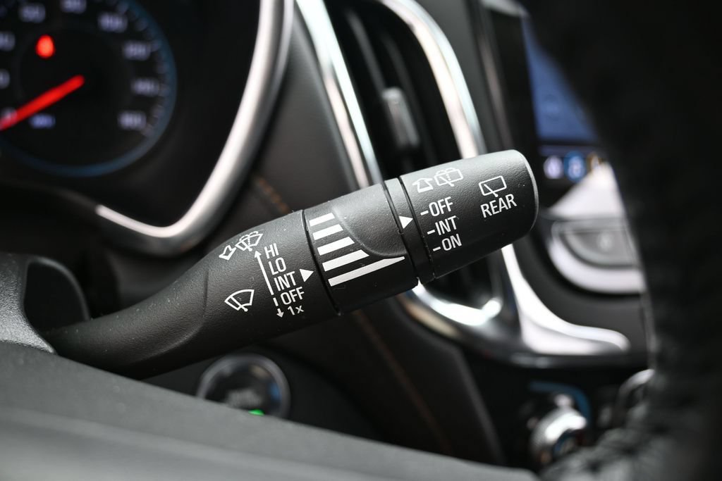 Used 2022 Chevrolet Equinox Premier FWD image 23