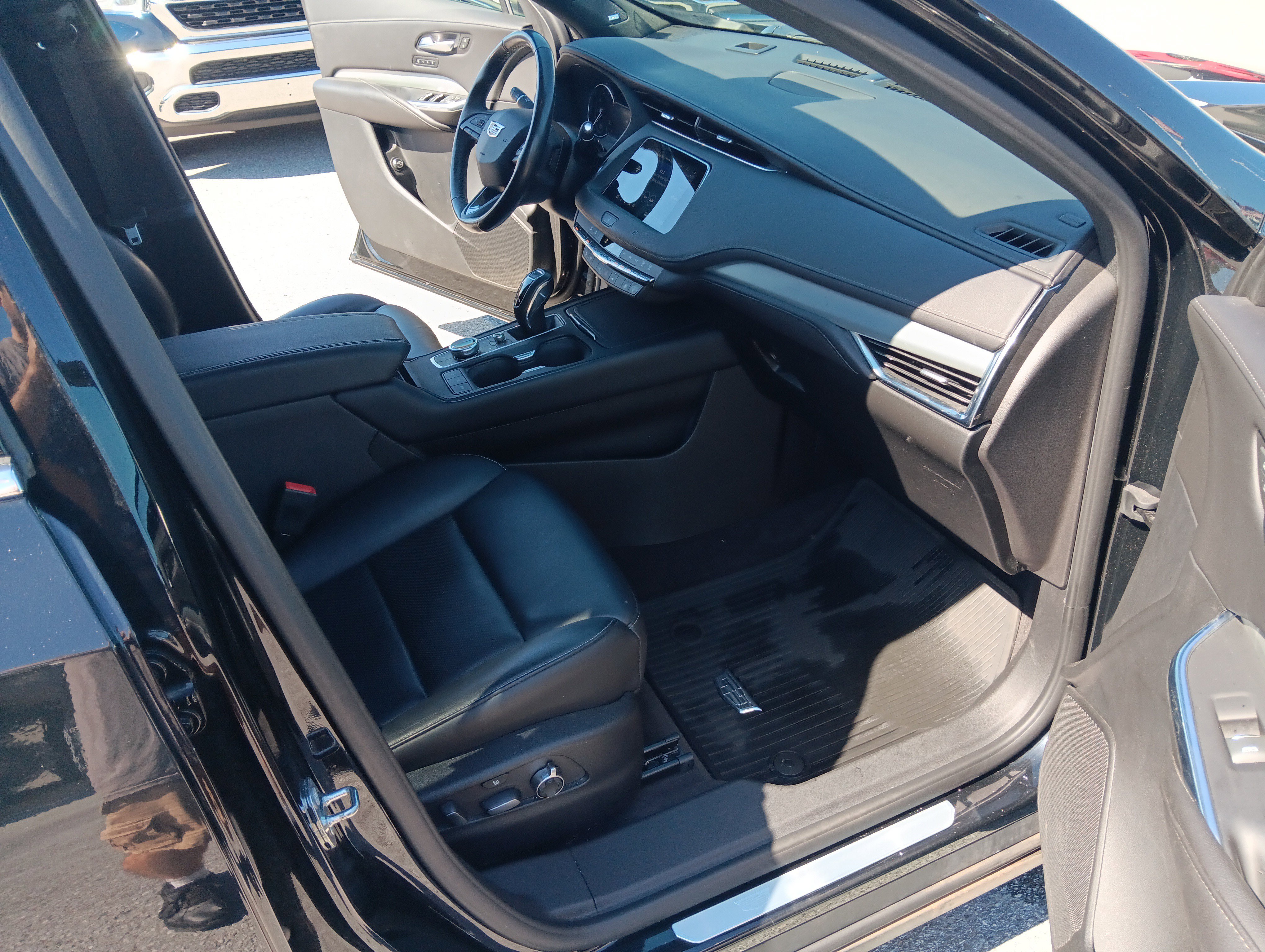 Used 2019 Cadillac XT4 Premium Luxury FWD image 20