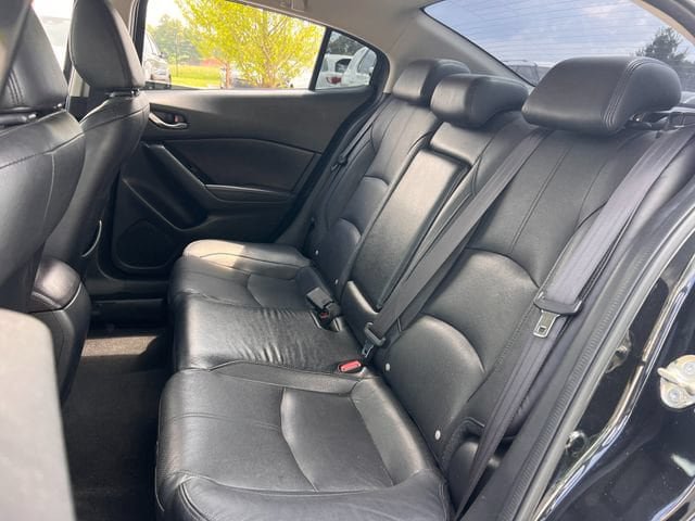 Used 2017 MAZDA MAZDA3 Grand Touring w/ Premium Equipment Package FWD image 19
