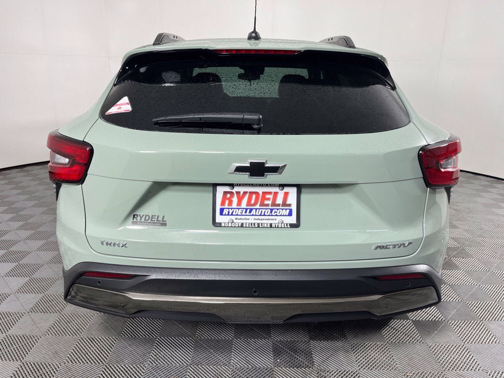 New 2026 Chevrolet Trax ACTIV w/ Sunroof Package FWD image 5