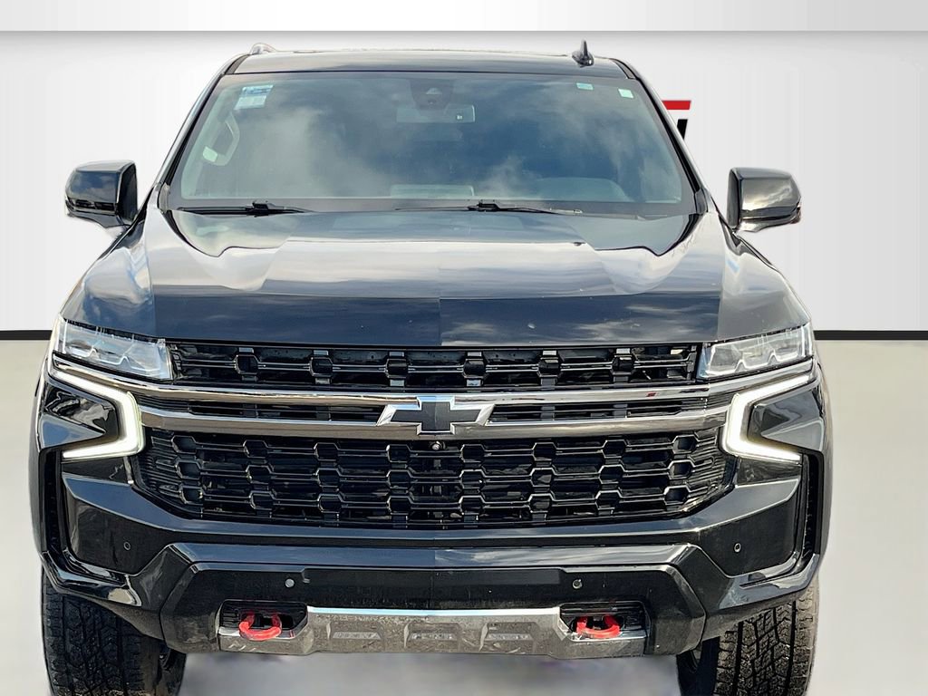 Used 2022 Chevrolet Tahoe Z71 w/ Luxury Package AWD/4WD image 2