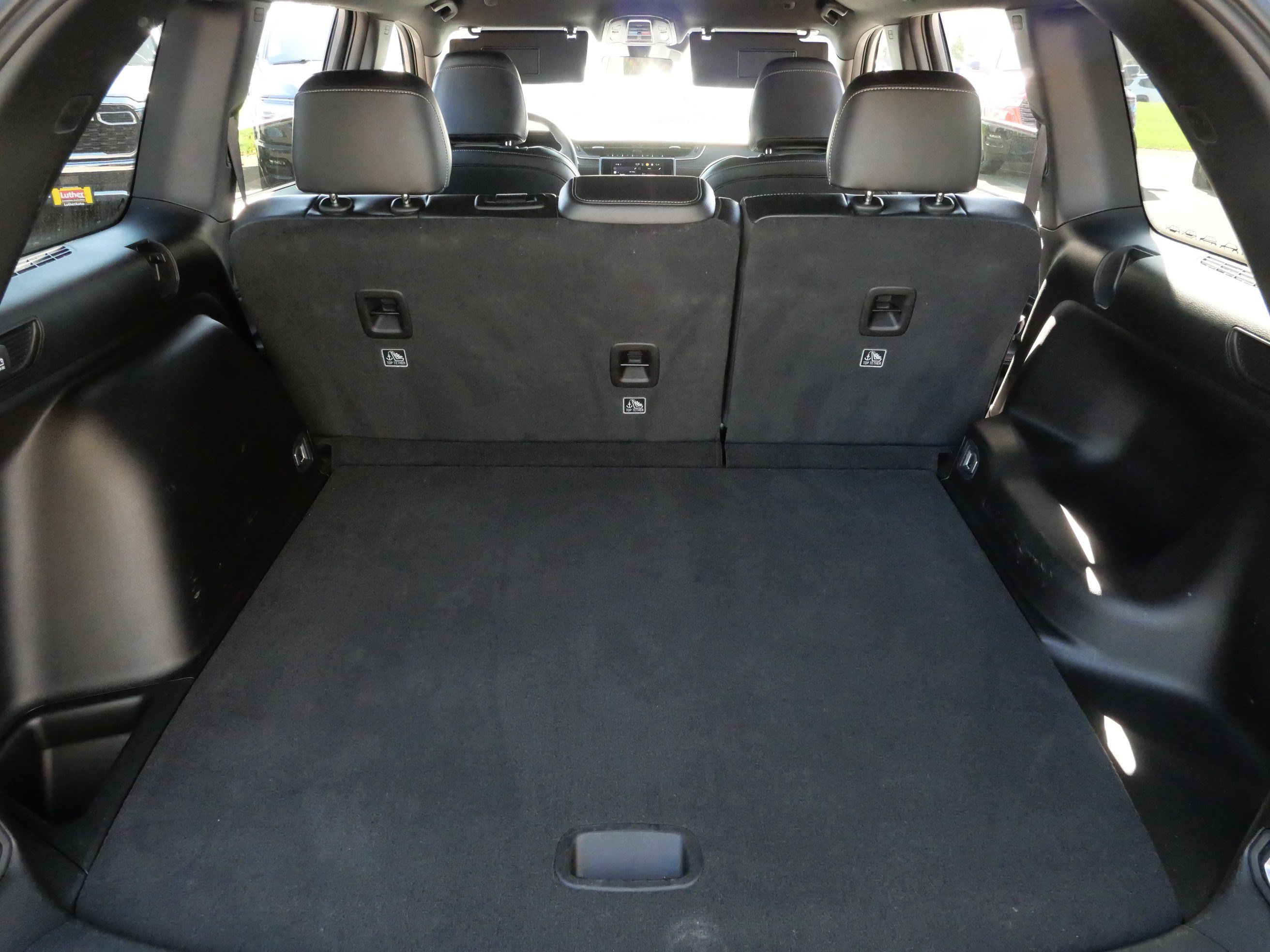 Used 2025 Jeep Grand Cherokee Altitude AWD/4WD image 18