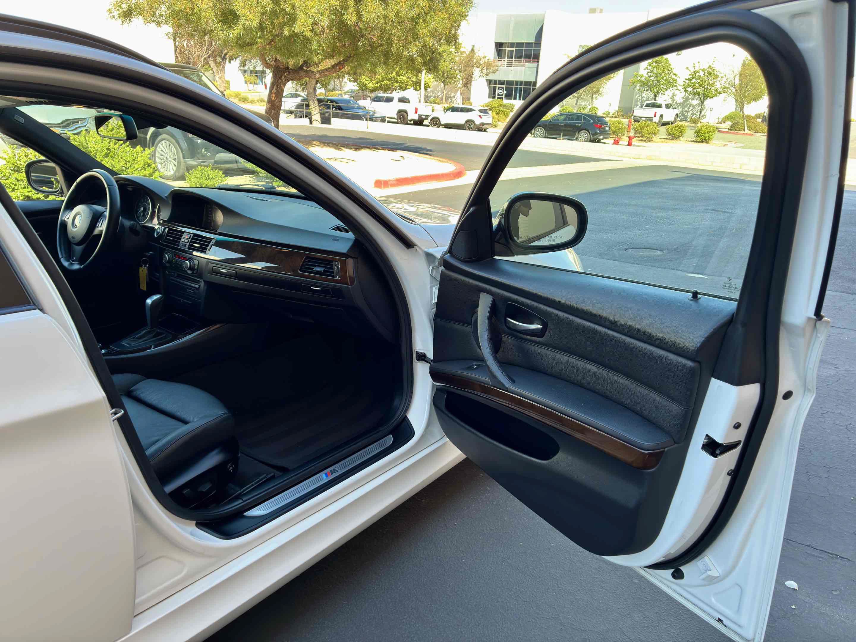 Used 2011 BMW 328i xDrive Wagon AWD/4WD image 44