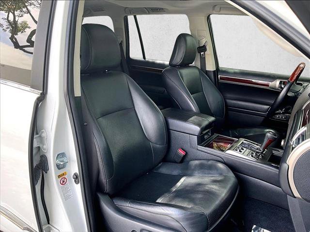 Used 2016 Lexus GX 460 Luxury AWD/4WD image 9