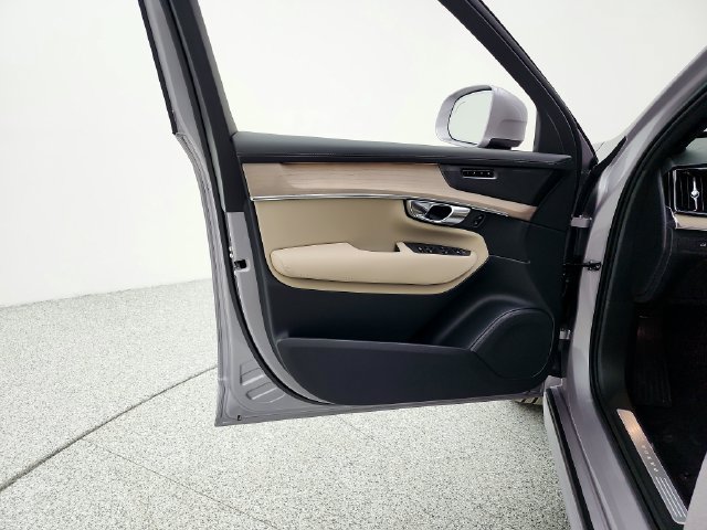 New 2026 Volvo XC90 B6 Plus w/ Protection Package AWD/4WD image 23